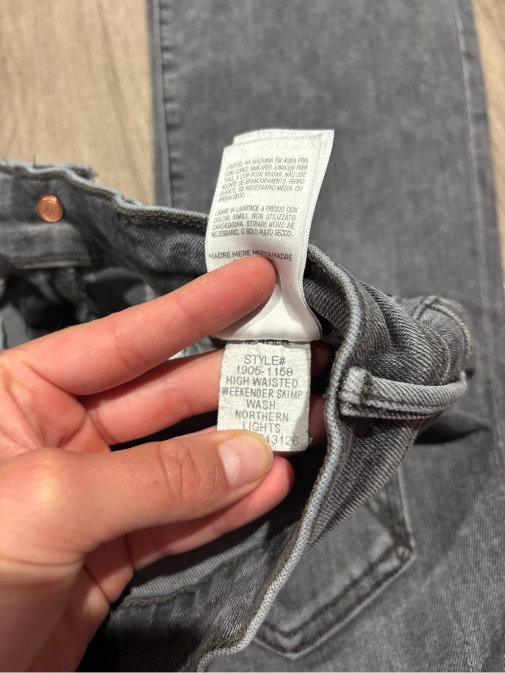 MOTHER High Waisted Weekender Skimp Northern Lights Wash Jeans - Picture 6 of 6
